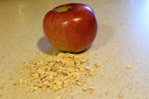 Zapiekana owsianka z jabłkami i cynamonem