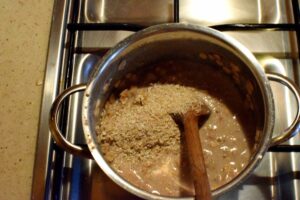 Zapiekana owsianka z jabłkami i cynamonem