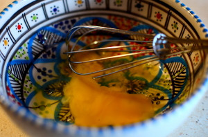 dietetyczne placuszki z pomidorami, fetą i oliwkami