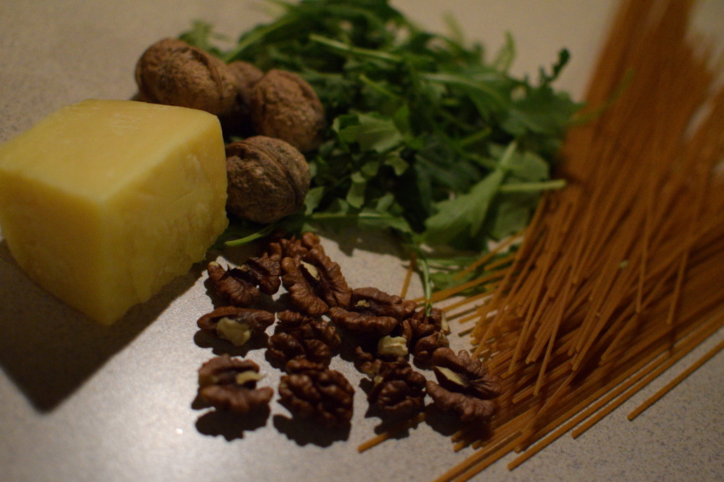 Makaron z pesto z rukoli i orzechami 
