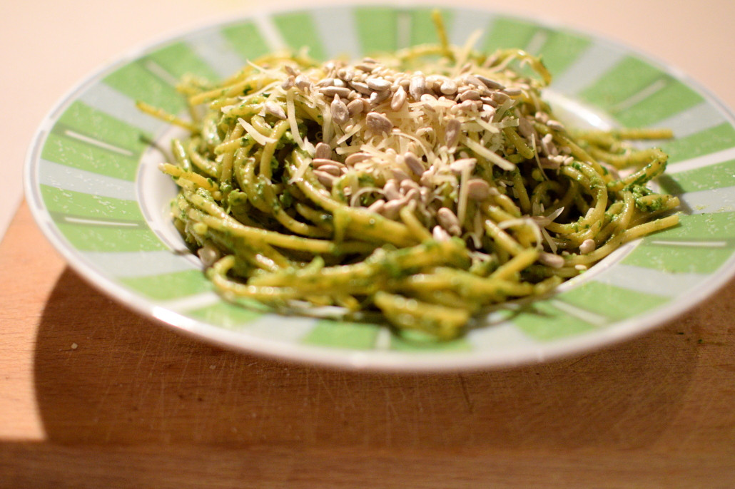 Makaron z pesto z rukoli i orzechami 