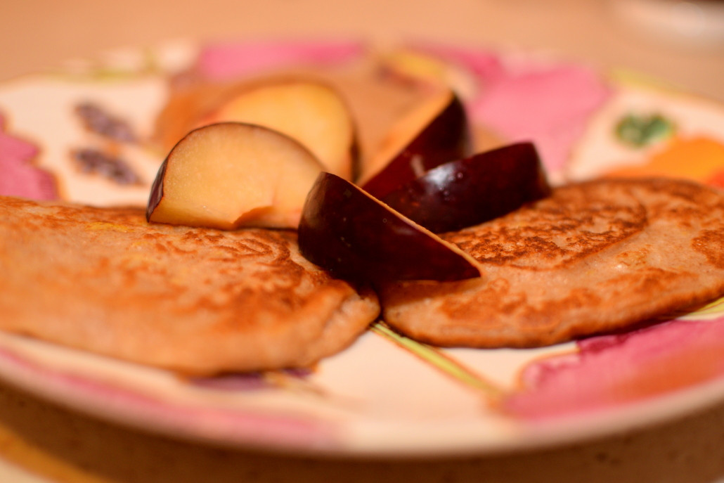 Jogurtowe placuszki z gruszką