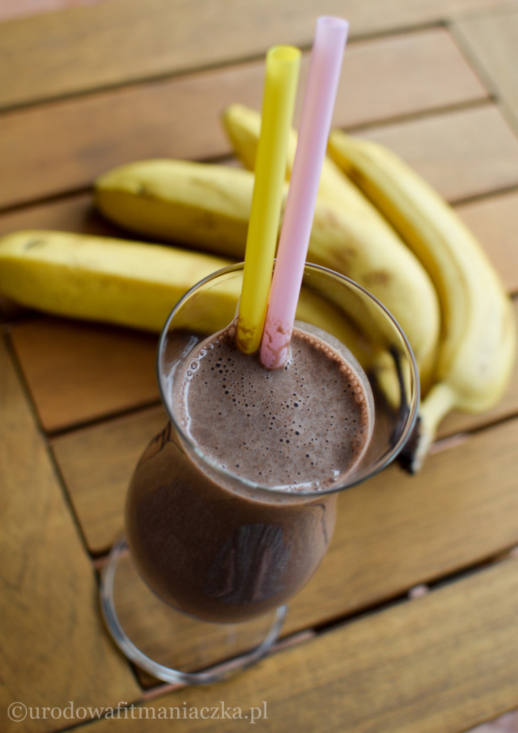 Koktajl czekoladowo owsiany, czyli śniadanie w minutę! :)))