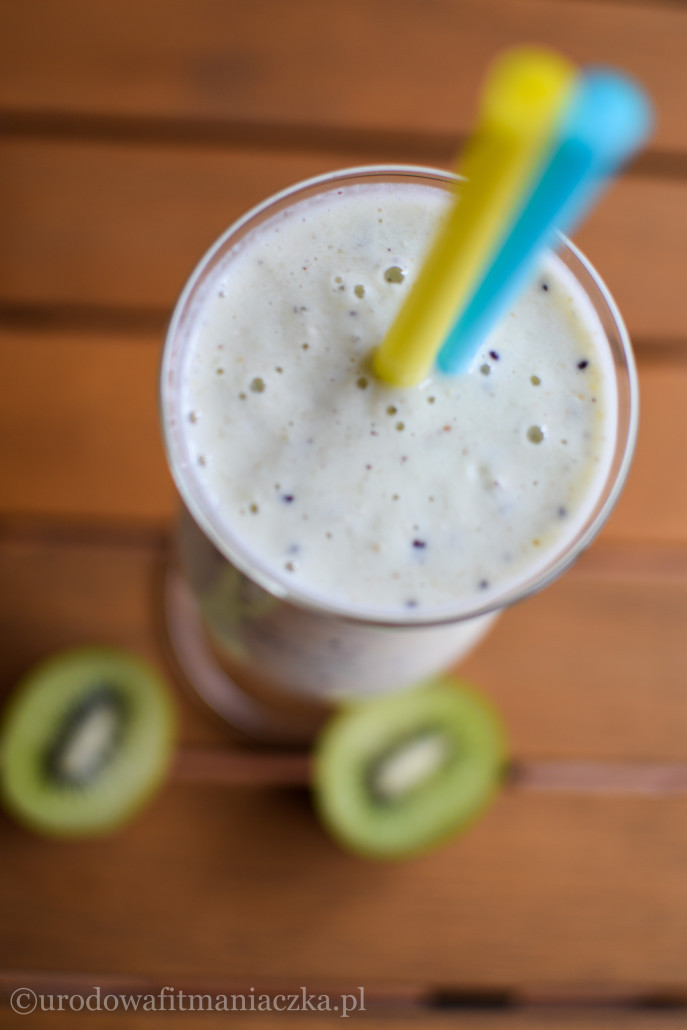 Śniadanie w minutę, czyli koktajl owsiany z kiwi :)