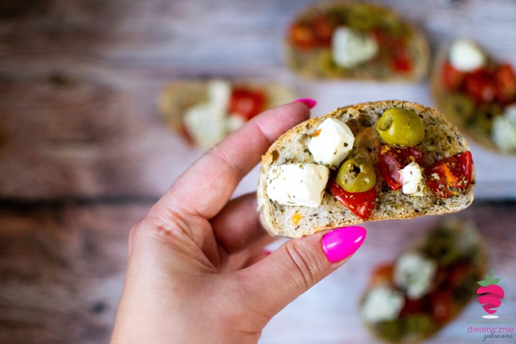 dietetyczne-tosty-grzanki-z-fetą-greckie-dietetyk-tychy