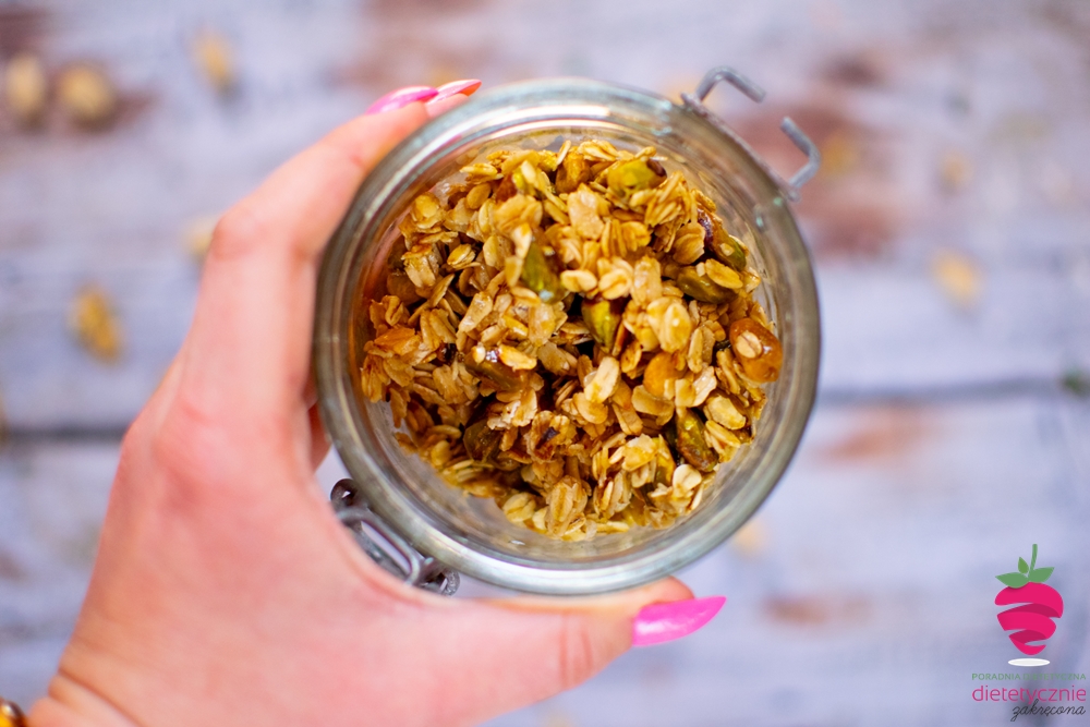 fit-granola-bez-pieczenia-bakaliowa-dietetyczna-bez-pieczenia-na-diecie-pistacje-pistajowa