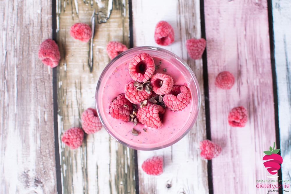 malinowo-czekoladowy-koktajl-dietetyczny-fit-na-diecie