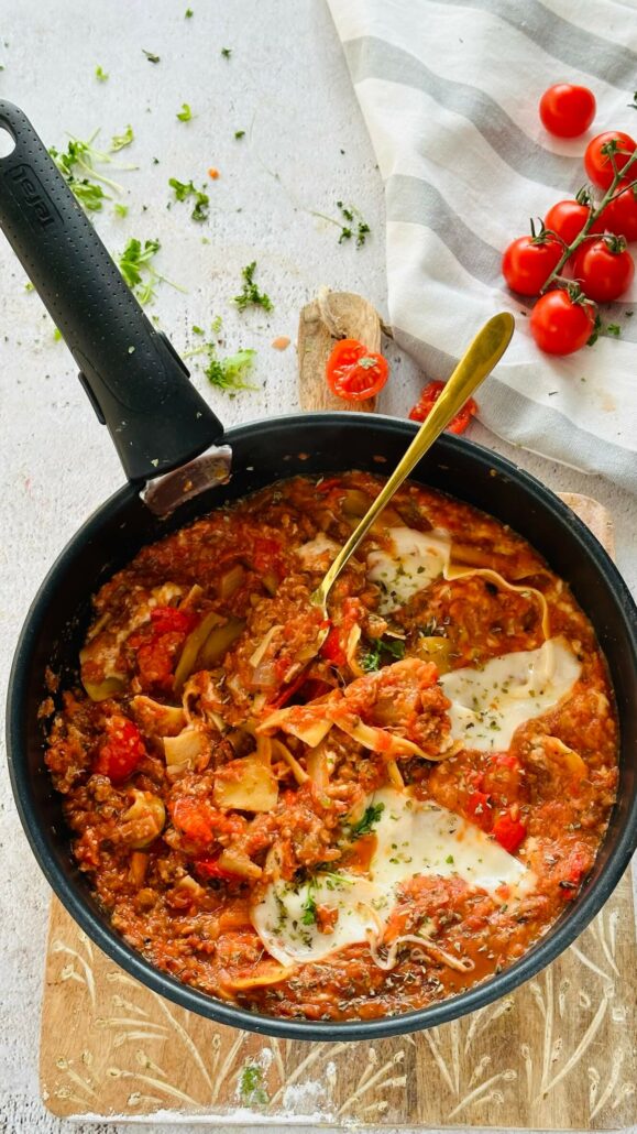 Przepis na lasagne z patelni Dieta dla zabieganych elastyczna skuteczna bez restrykcji bez eliminacji Dietetycznie Zakręcona Paula Jamróz