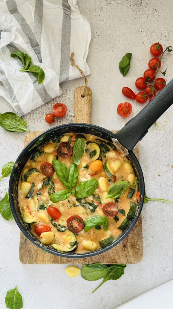 Przepis gnocchi z warzywami i mozzarellą dla zabieganych elastyczna skuteczna bez restrykcji bez eliminacji Dietetycznie Zakręcona Paula Jamróz