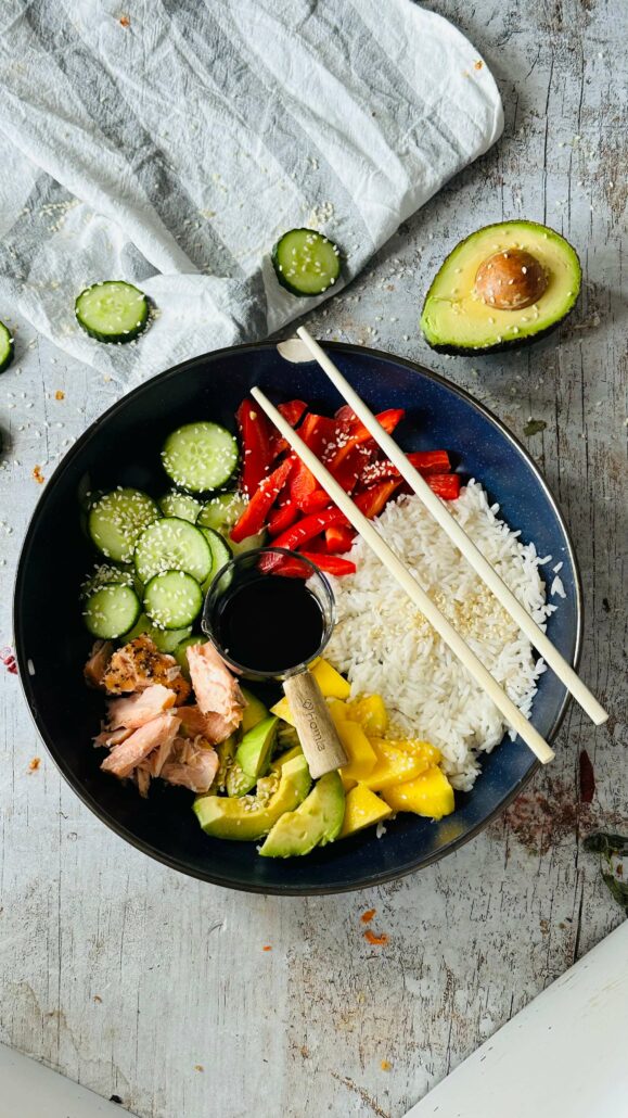 Dieta dla zabieganych Sushi bowl Dietetycznie Zakręcona Paula Jamróz