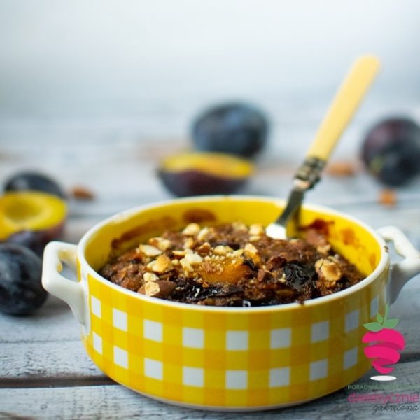 pieczona-owsianka-fit-dietetyczna-ze-śliwkami